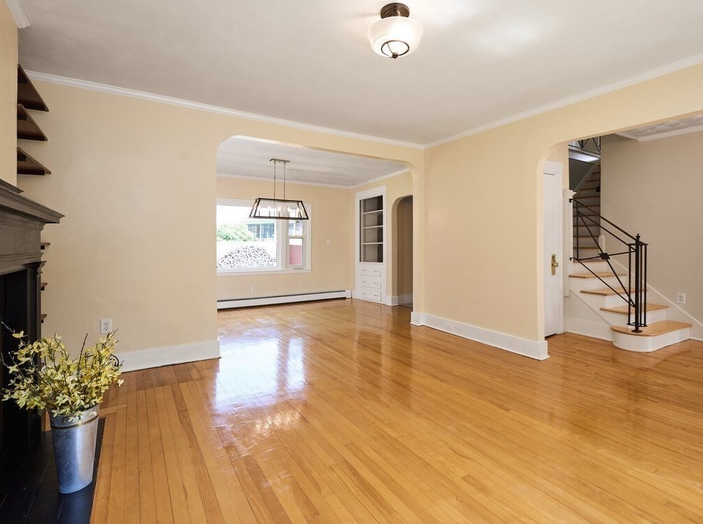 26 Monroe Ave, Worcester MA  01602-2643 exterior