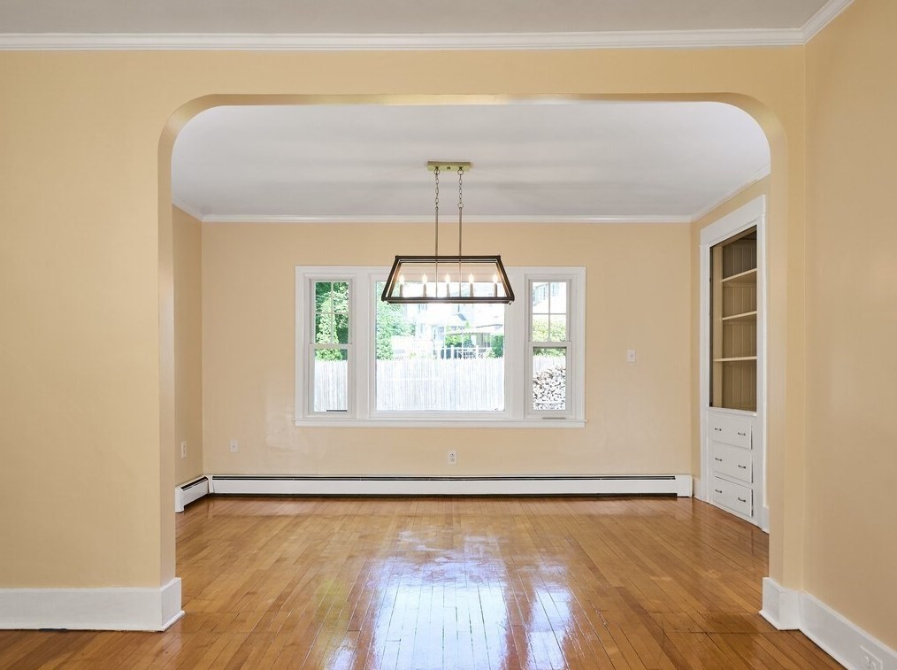 26 Monroe Ave, Worcester MA  01602-2643 exterior