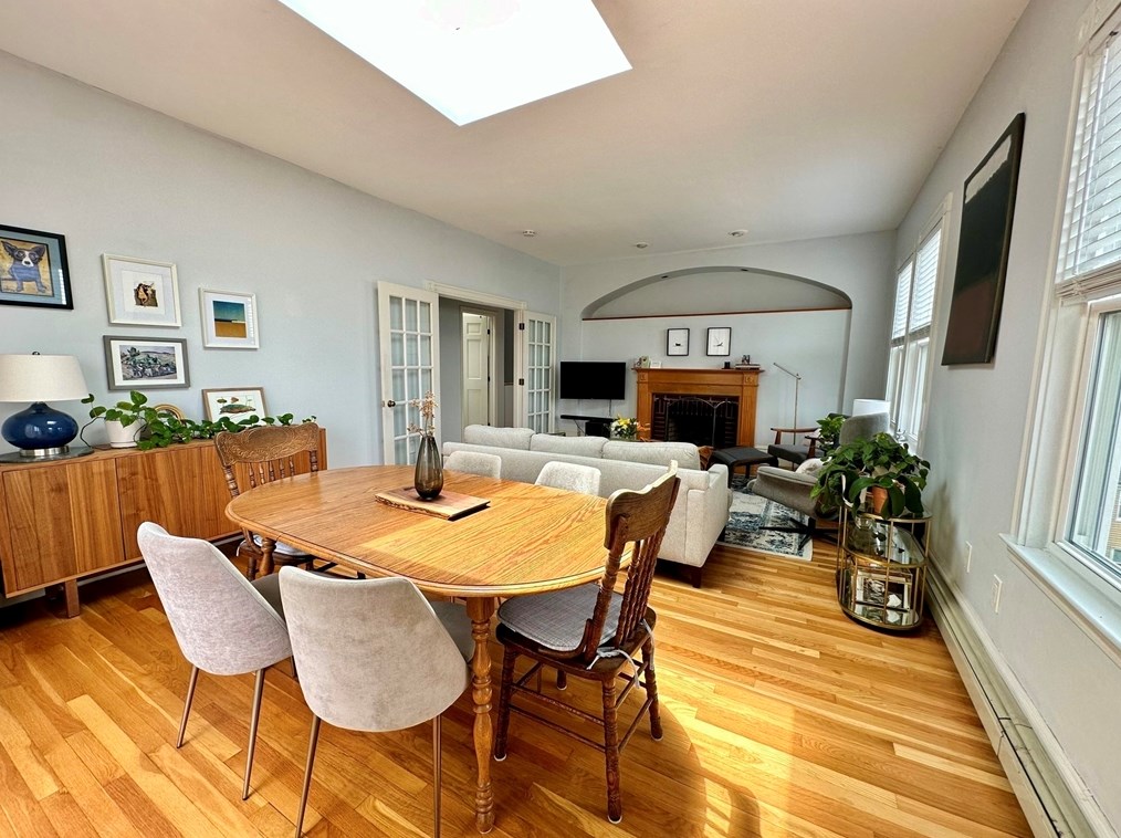 19 Middle St Apt 4, Boston, MA