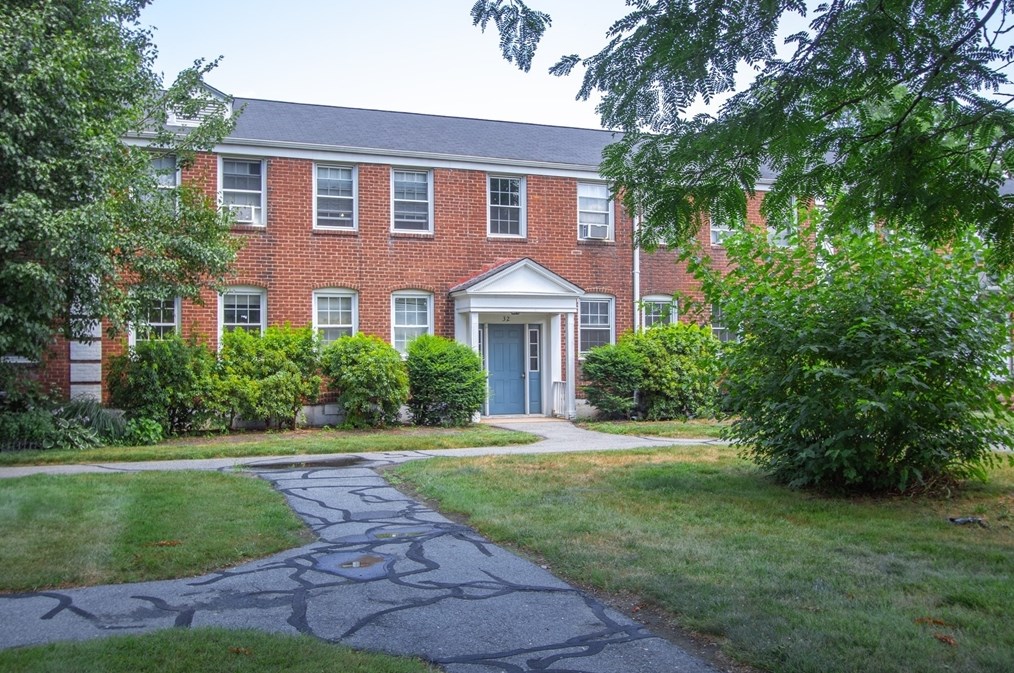 32 Colony Rd #2a, West Springfield, MA 01089