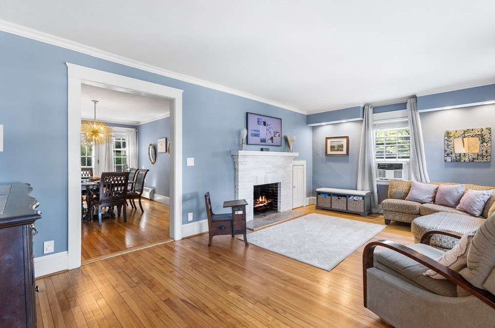 52 Flagg St, Worcester MA  01602-1449 exterior