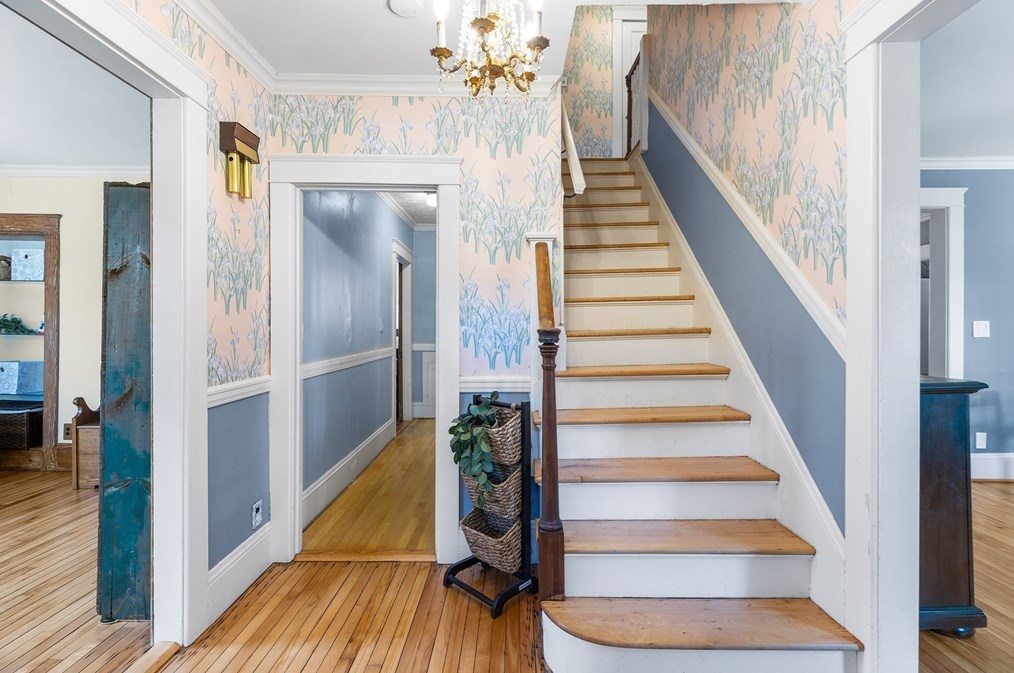 52 Flagg St, Worcester MA  01602-1449 exterior