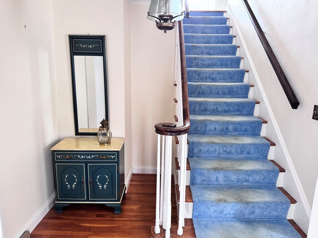 1428 Highland Ave, Fall River MA 02720-3405 exterior