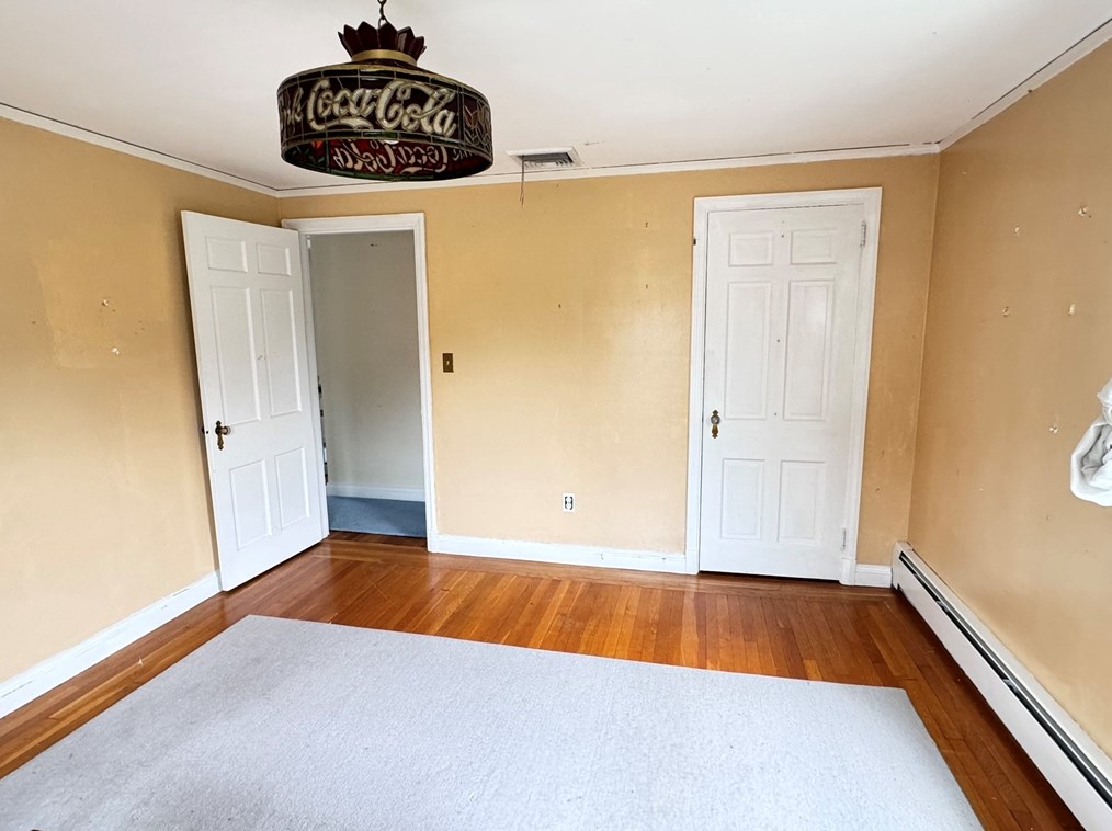 1428 Highland Ave, Fall River MA 02720-3405 exterior