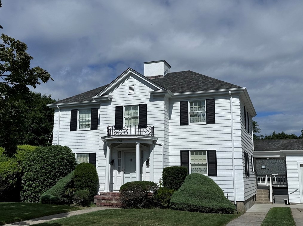 1428 Highland Ave, Fall River, MA 02720 exterior