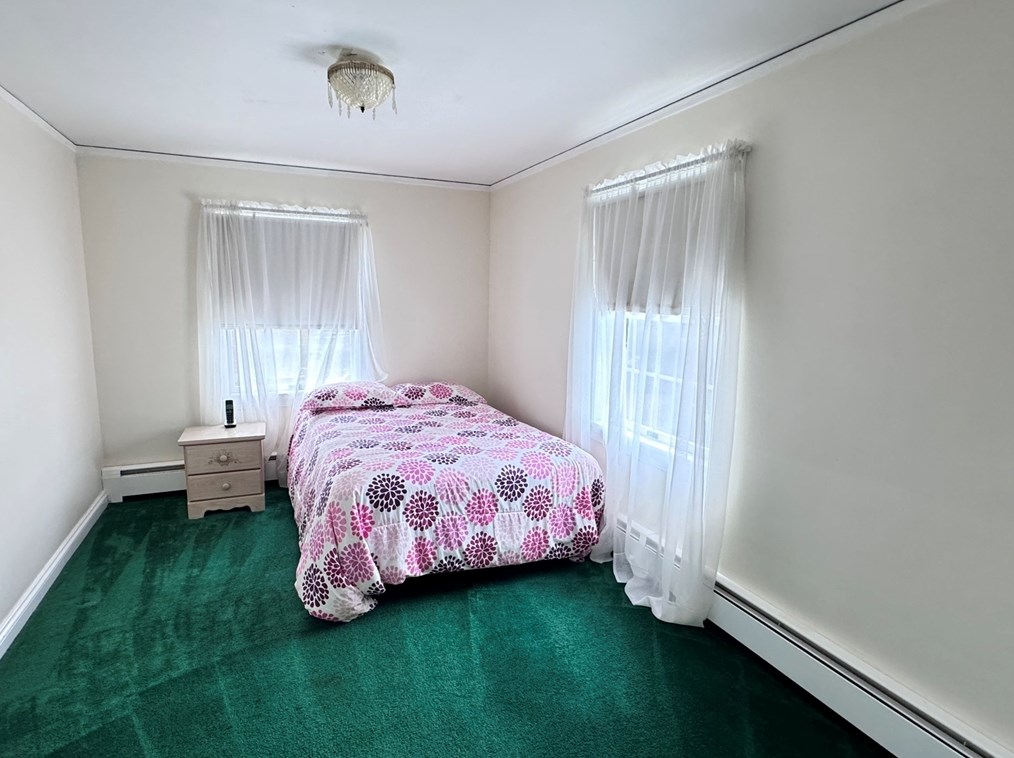 1428 Highland Ave, Fall River MA 02720-3405 exterior