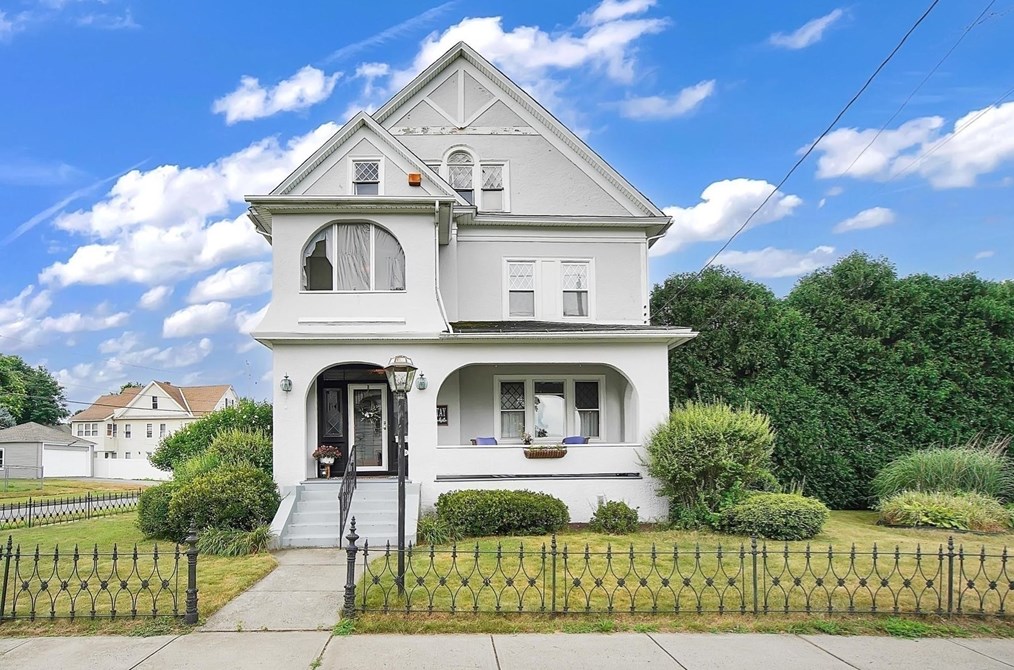 194 Nonotuck Ave, Chicopee, MA 01013