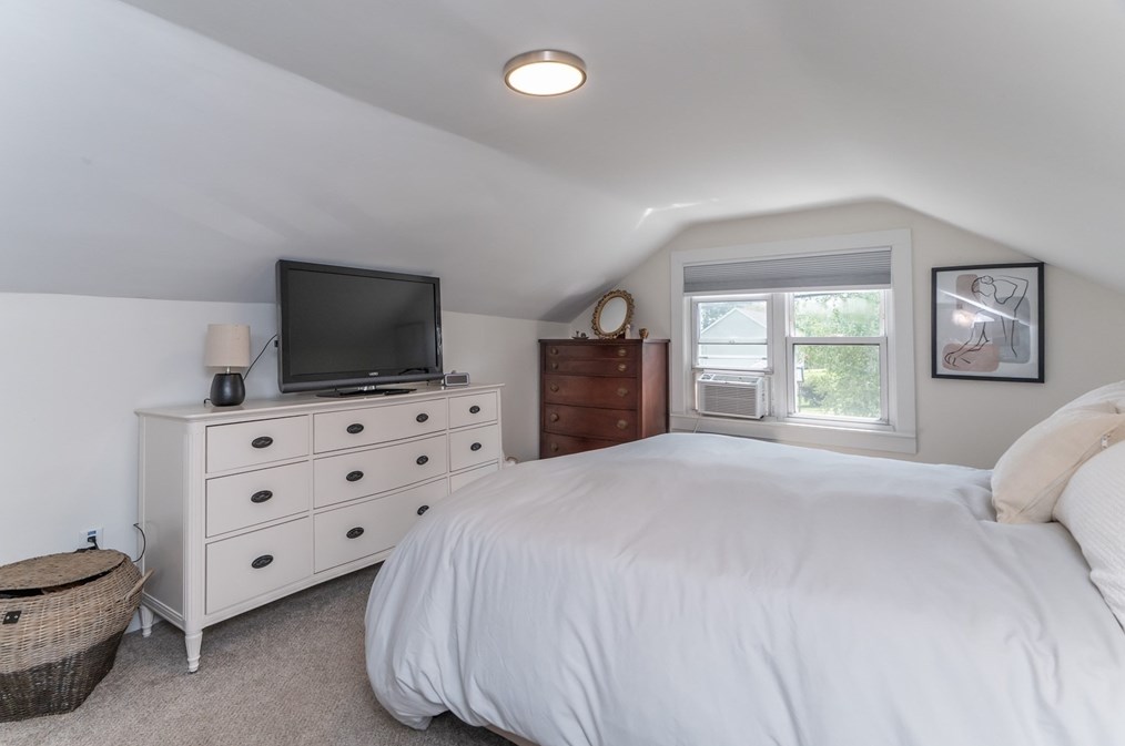 51 Maplehurst Ave, East Longmeadow MA  01028-1711 exterior