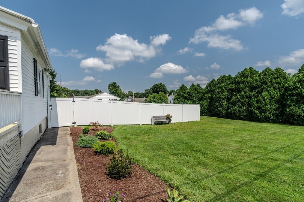 51 Maplehurst Ave, East Longmeadow MA  01028-1711 exterior