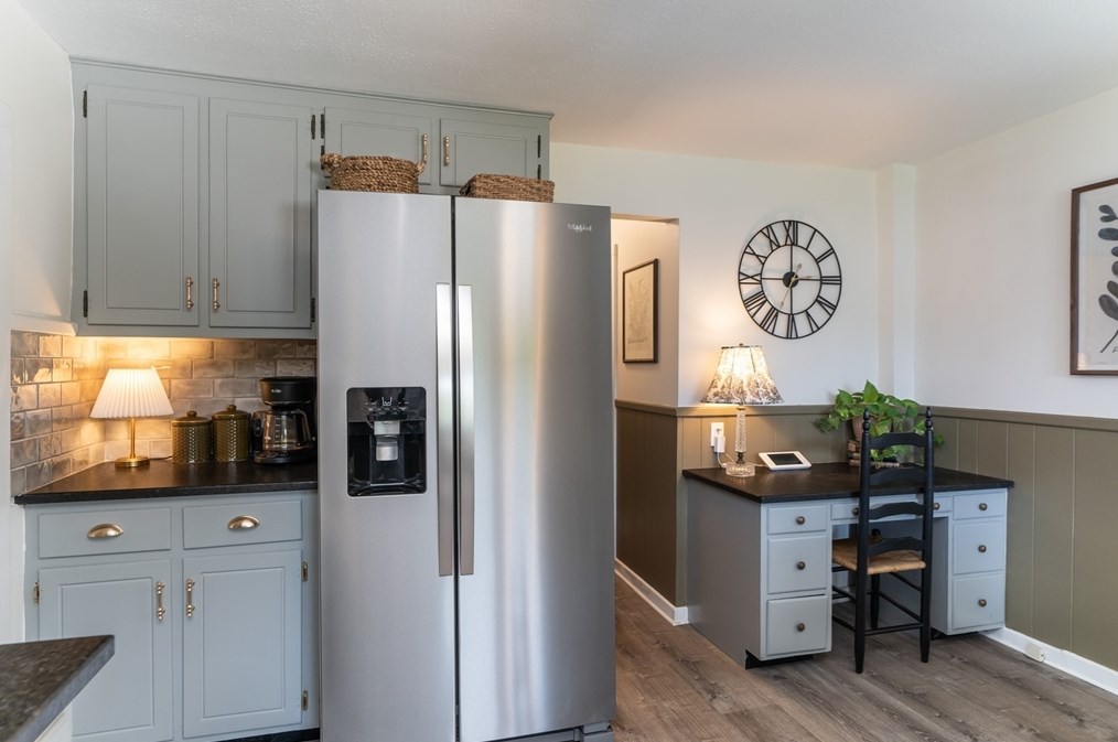 51 Maplehurst Ave, East Longmeadow MA  01028-1711 exterior