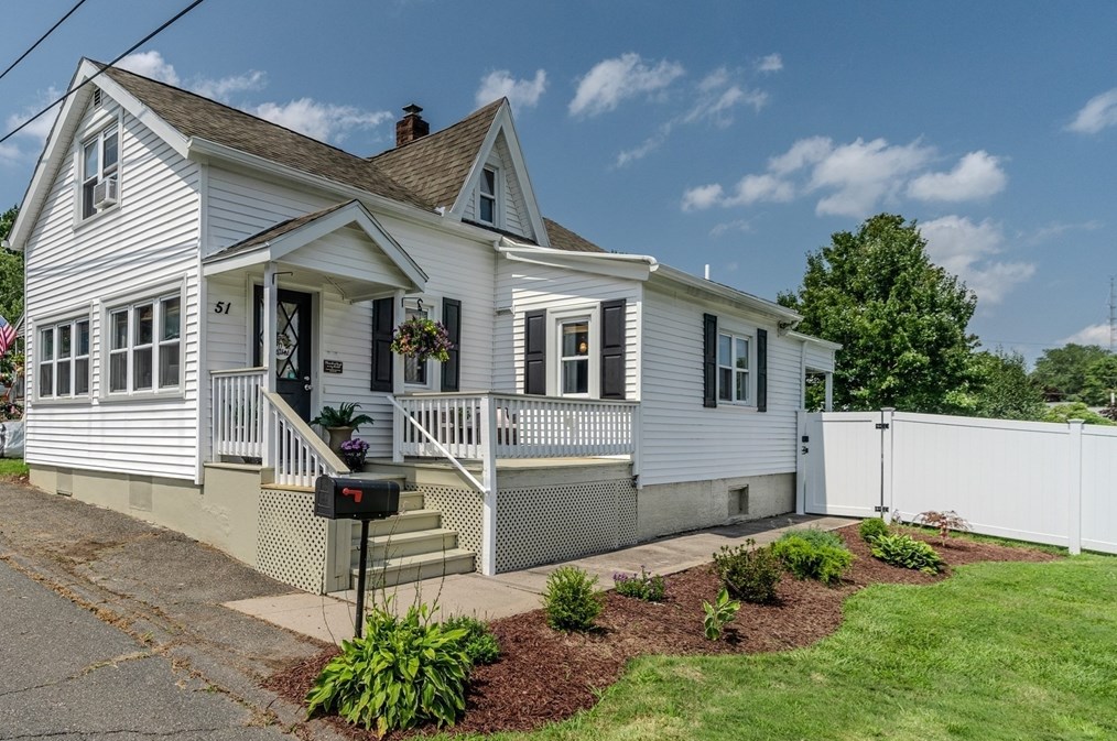 51 Maplehurst Ave, East Longmeadow MA  01028-1711 exterior