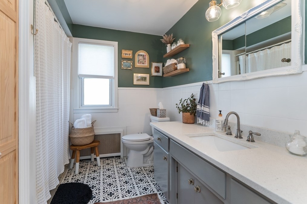 51 Maplehurst Ave, East Longmeadow MA  01028-1711 exterior