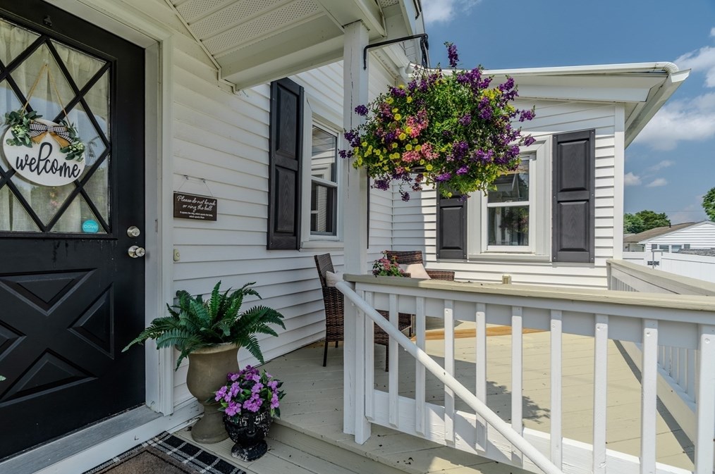 51 Maplehurst Ave, East Longmeadow MA  01028-1711 exterior