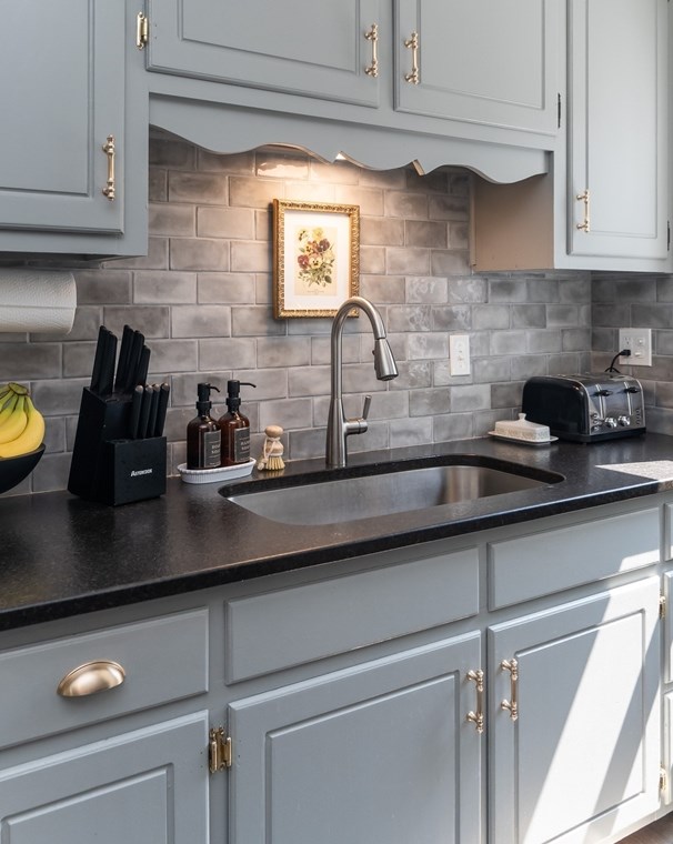 51 Maplehurst Ave, East Longmeadow MA  01028-1711 exterior