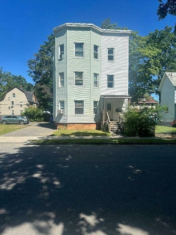 79 Keith St, Springfield, MA 01108