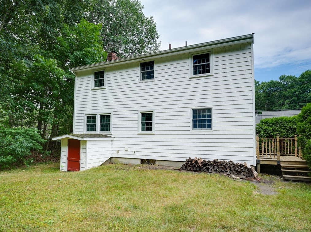 2 Cathy Rd, Burlington, MA 01803