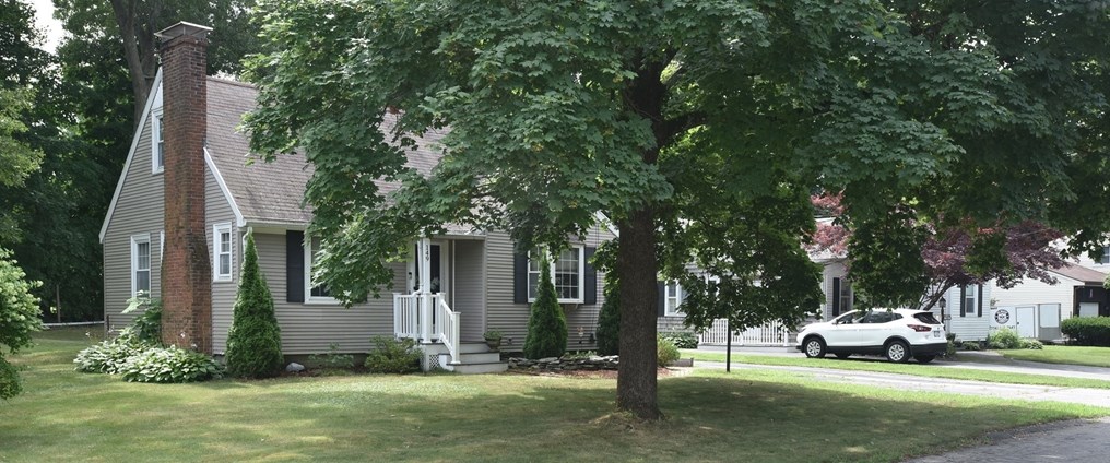 149 Rowayne Park, East Bridgewater, MA 02324