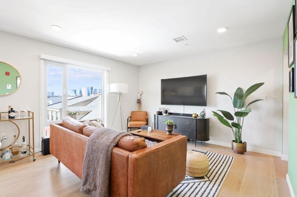 457 W Broadway #504, Boston, MA 02127