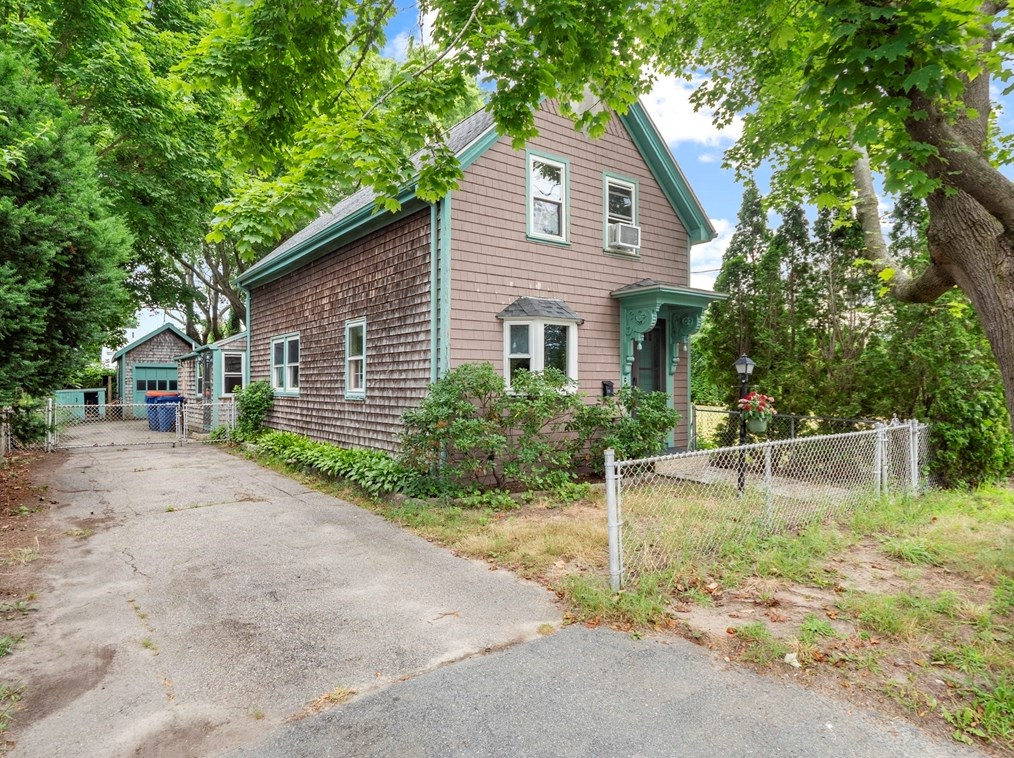 20 Blackburn St, Fairhaven, MA 02719