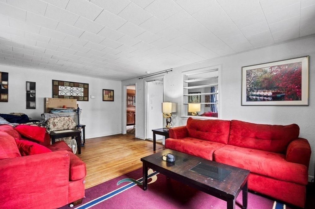 346 Elsbree St, Fall River MA  02720-7230 exterior