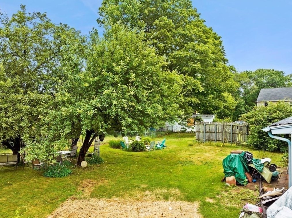 346 Elsbree St, Fall River MA  02720-7230 exterior