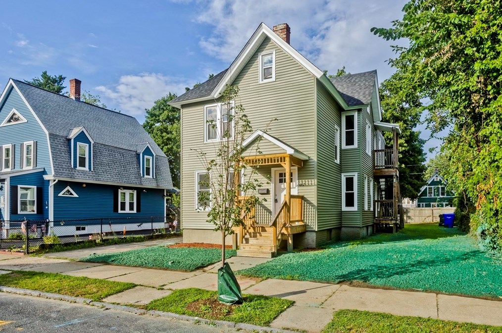 67 Dawes St, Springfield, MA 01109