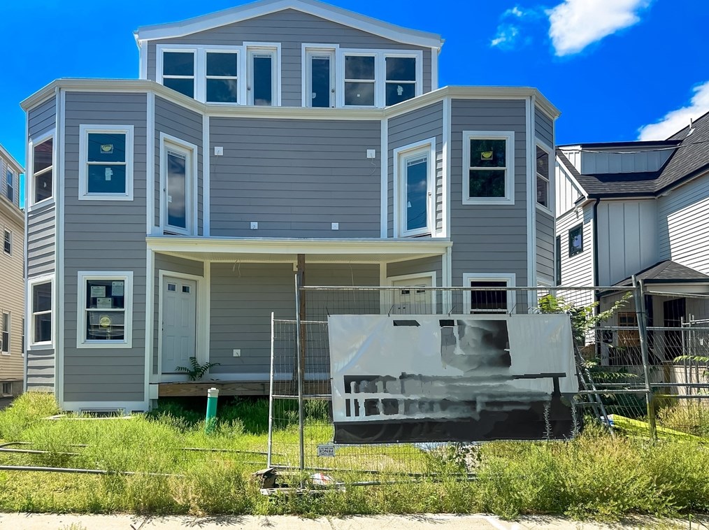 18 Belknap St, Arlington, MA 02474-6619