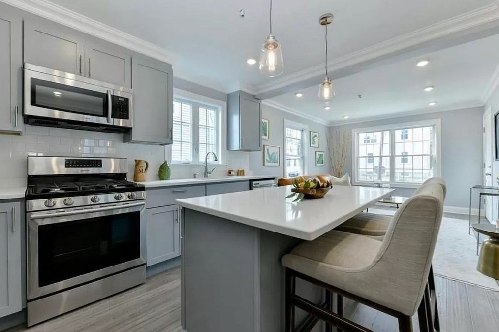 224 Newbury Ave #2, Quincy, MA 02171