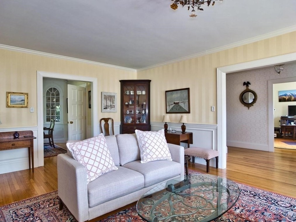 6 Summer St, Dartmouth MA exterior