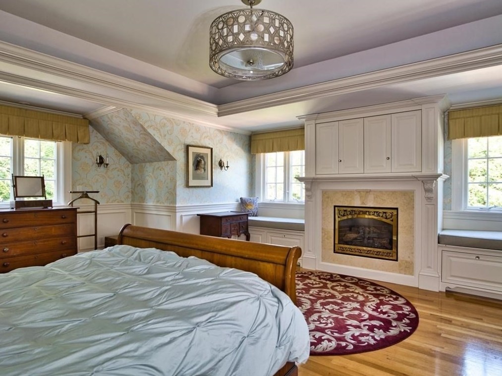 6 Summer St, Dartmouth MA exterior