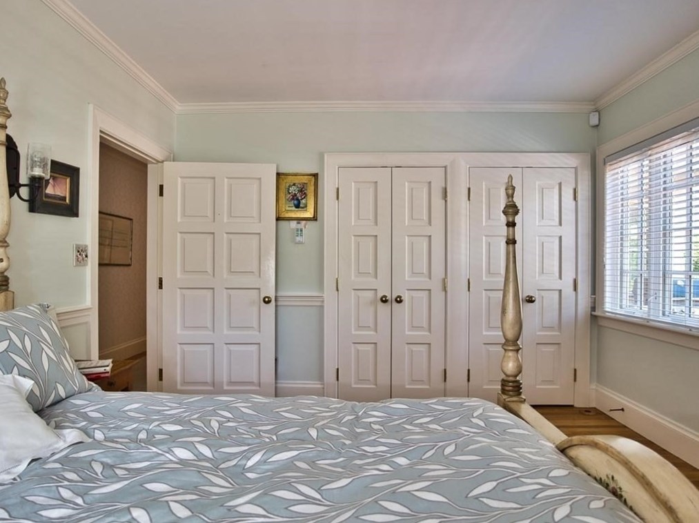 6 Summer St, Dartmouth MA exterior