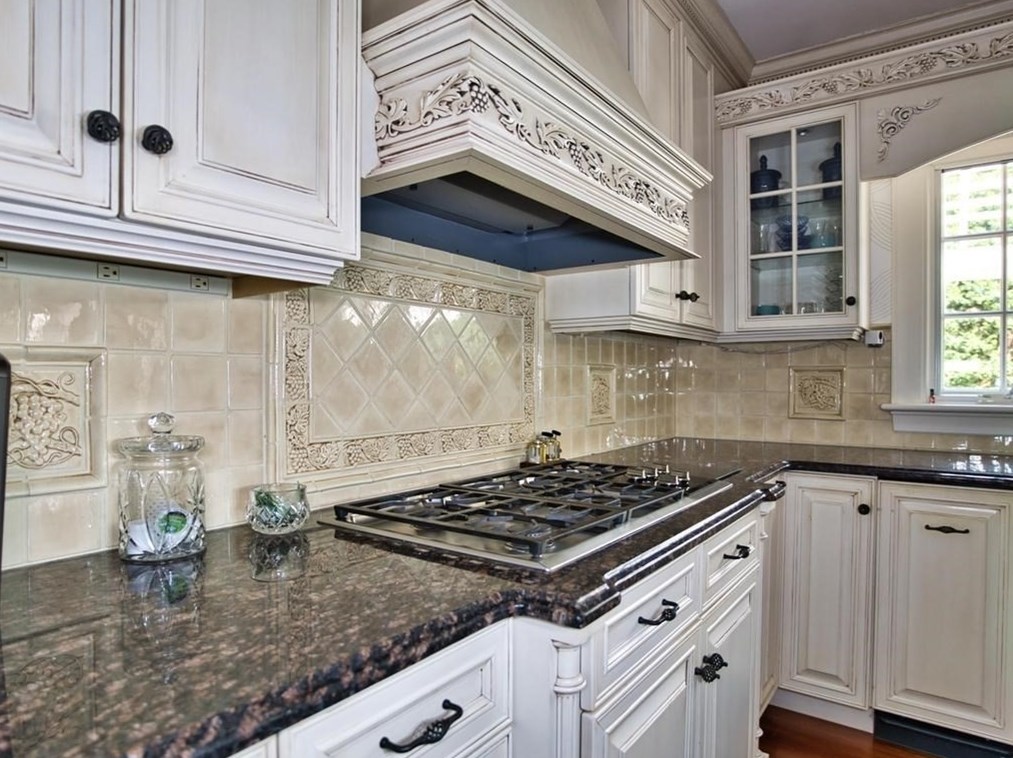 6 Summer St, Dartmouth MA exterior