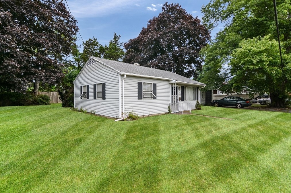 59 Wyola Rd, Swansea, MA 02777 exterior