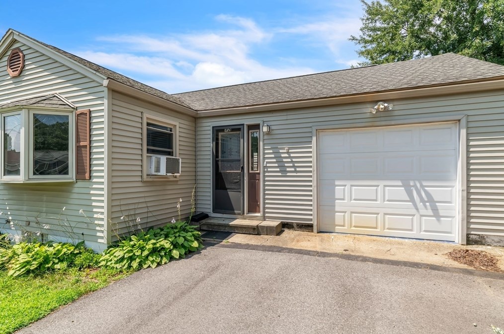 73 Boulay Cir, Chicopee, MA 01020