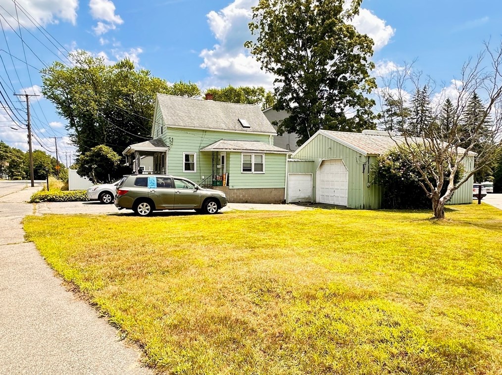 450 Sunderland Rd, Worcester, MA 01604