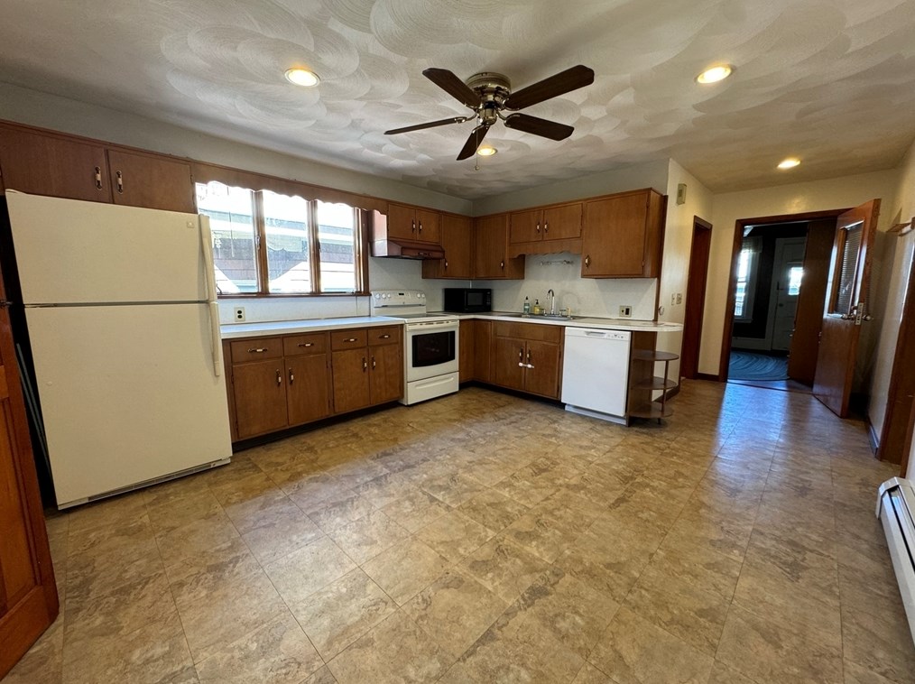 138 Lowell St #2, Somerville, MA 02143