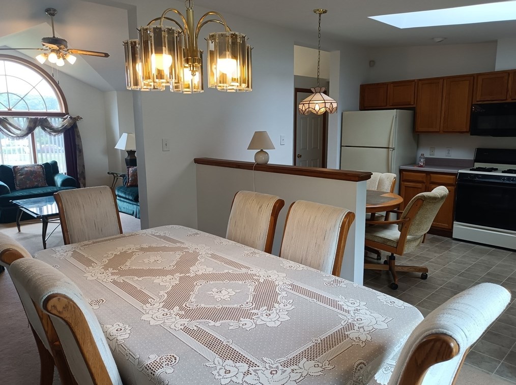 39 Lane Farm Rd, Dartmouth MA 02747-3579 exterior