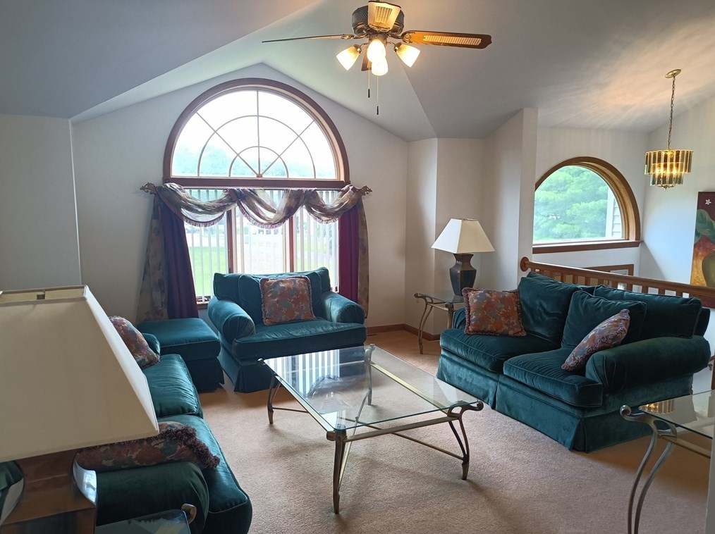 39 Lane Farm Rd, Dartmouth MA 02747-3579 exterior