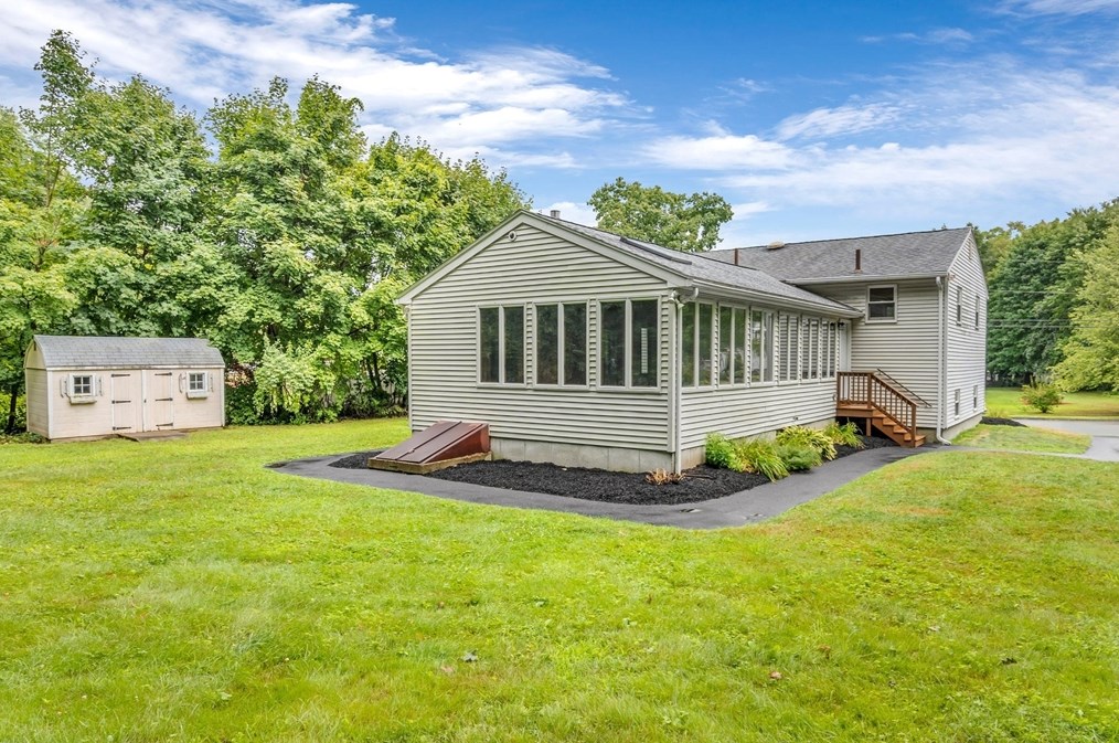 15 Huron Dr, Hudson, MA 01749