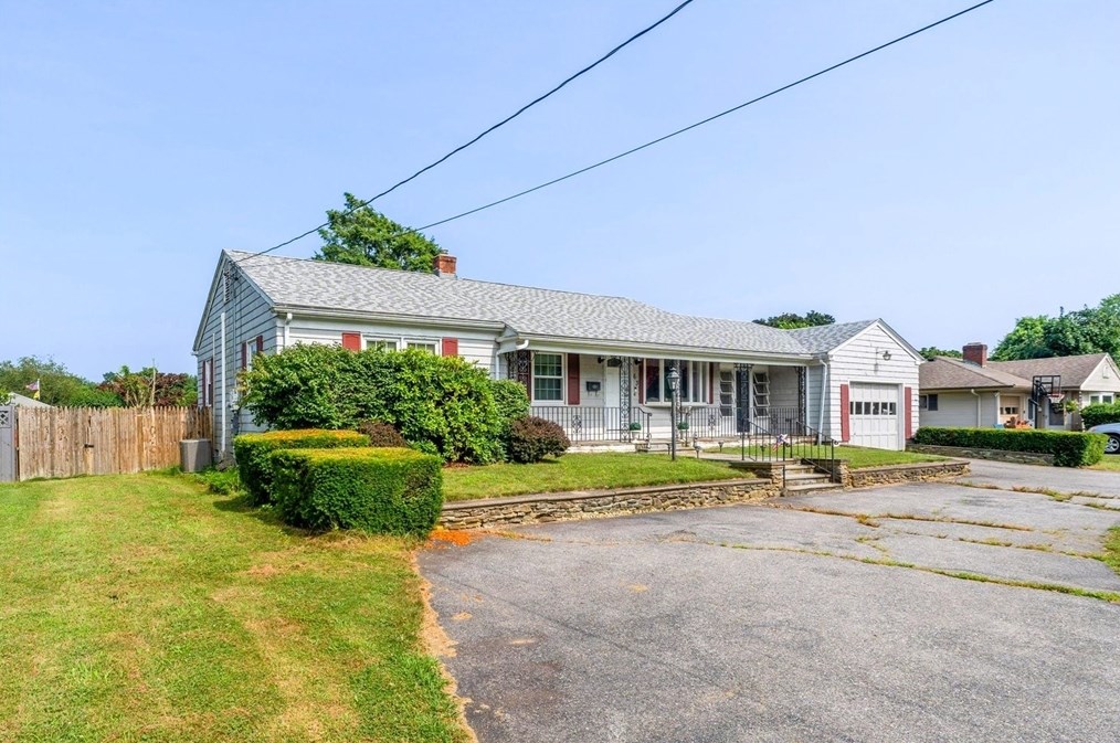 63 Maple Ave, Swansea, MA 02777 exterior