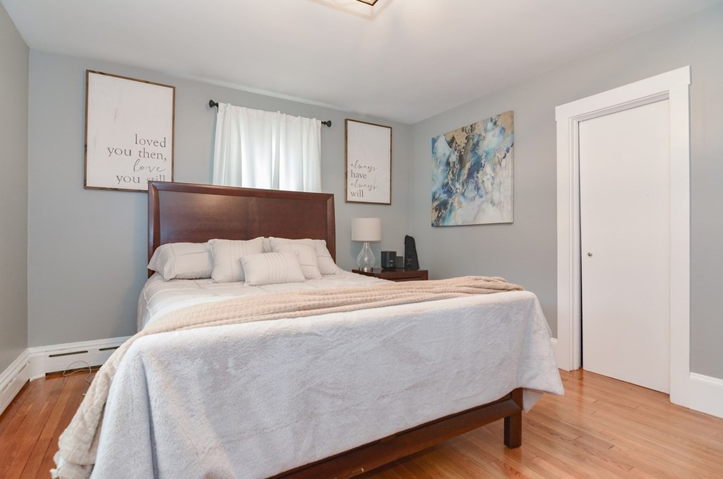 48 Tremont St, Dartmouth MA 02748-2432 exterior