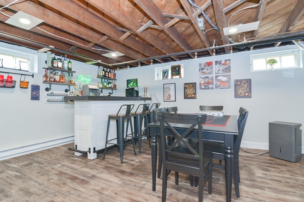 48 Tremont St, Dartmouth MA 02748-2432 exterior