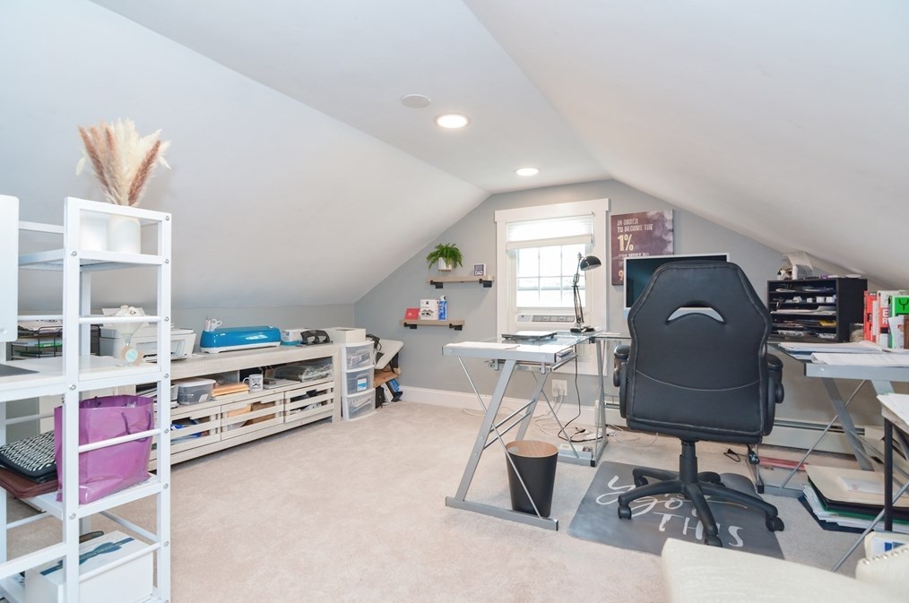 48 Tremont St, Dartmouth MA 02748-2432 exterior