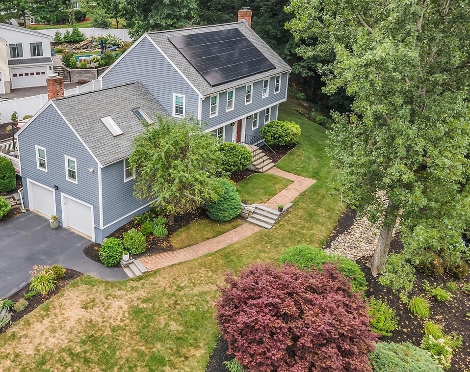 37 Constitution Dr, Leominster, MA 01453