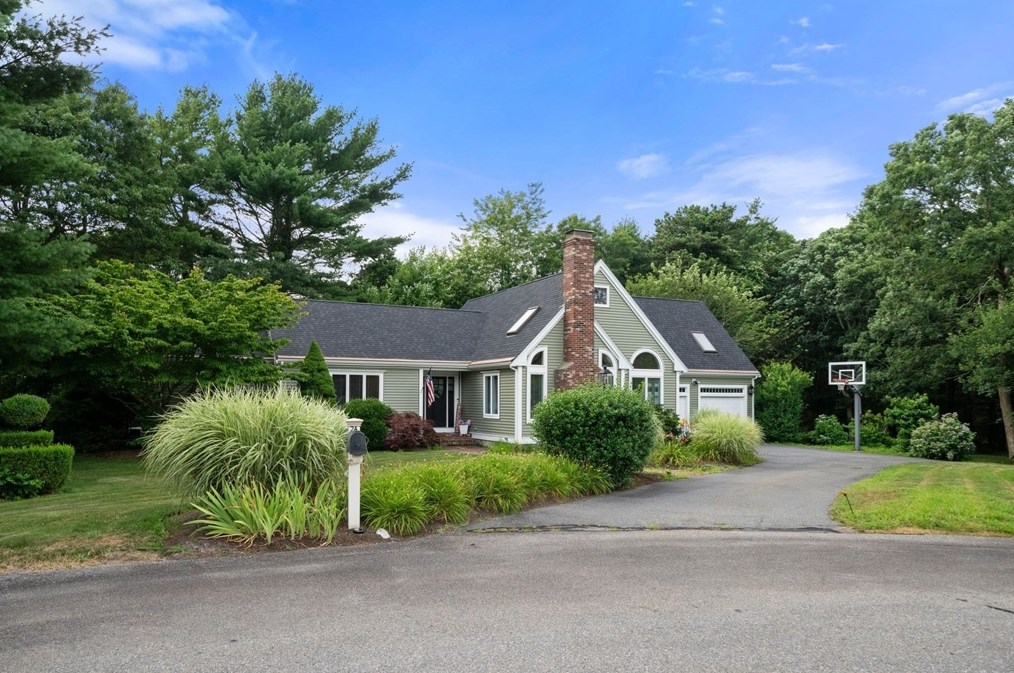24 Ouimet Ln, Plymouth, MA 02360