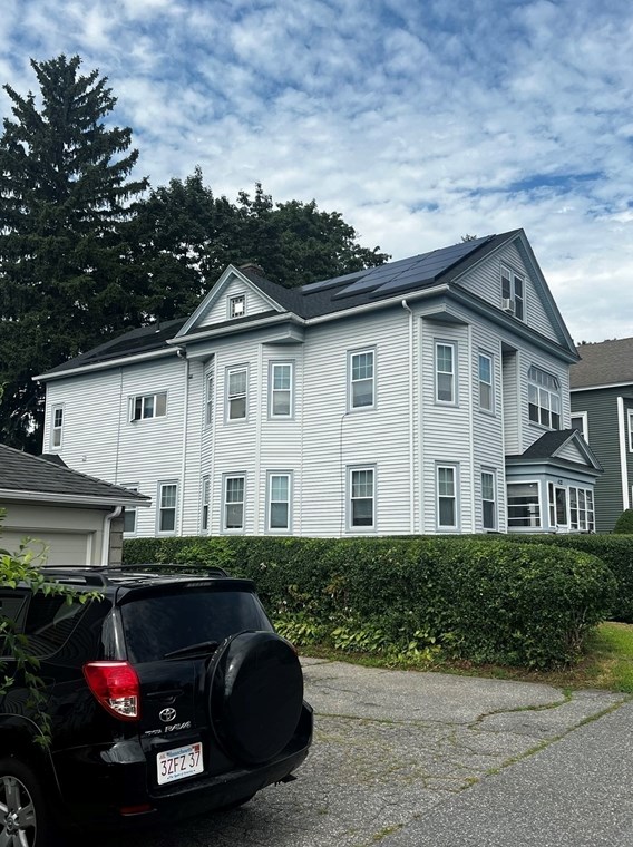 422 Chandler St, Worcester, MA 01602 exterior