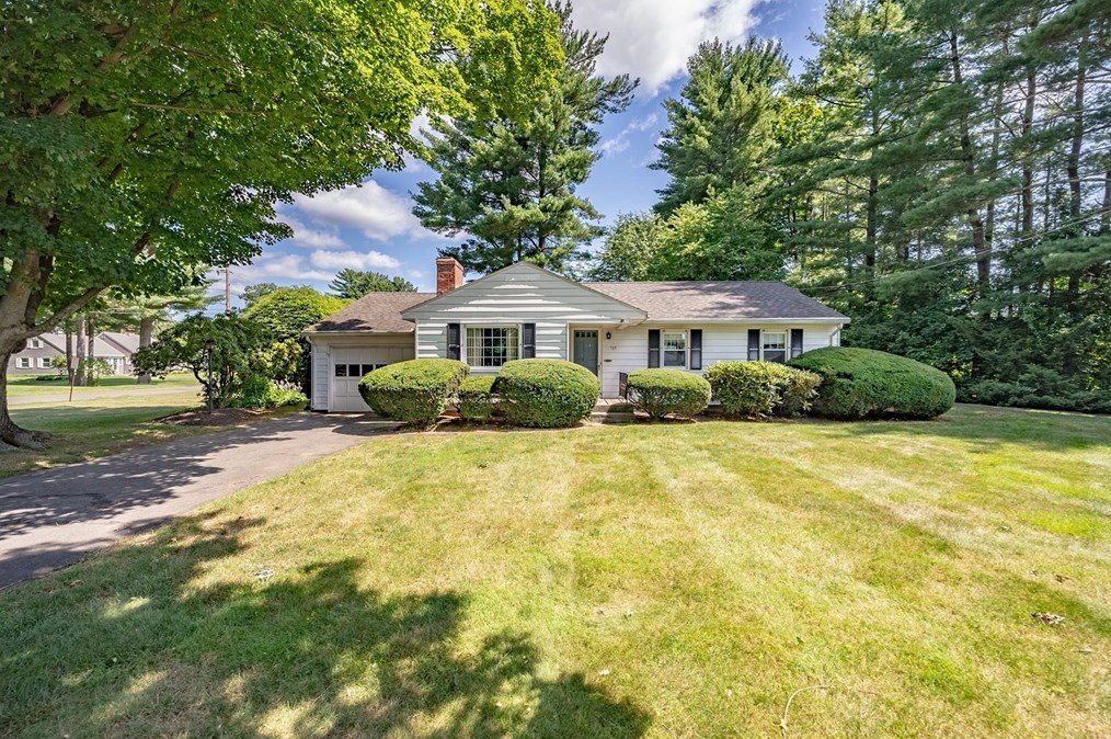 725 Western Ave, Montgomery, MA 01085