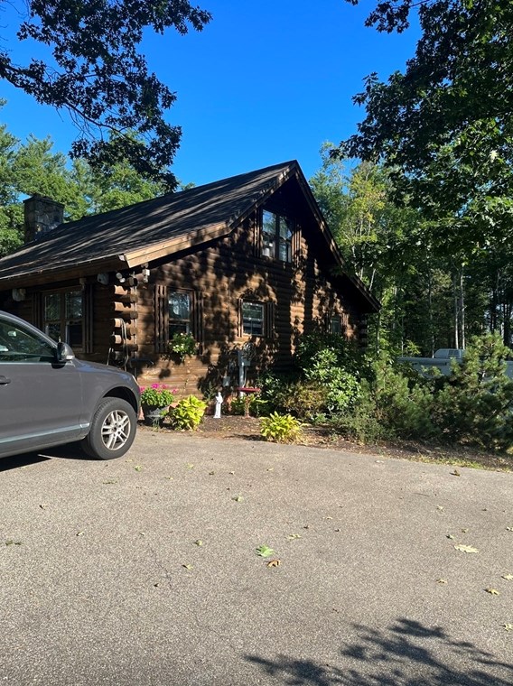 26 Powwow River, Kingston, NH 03848