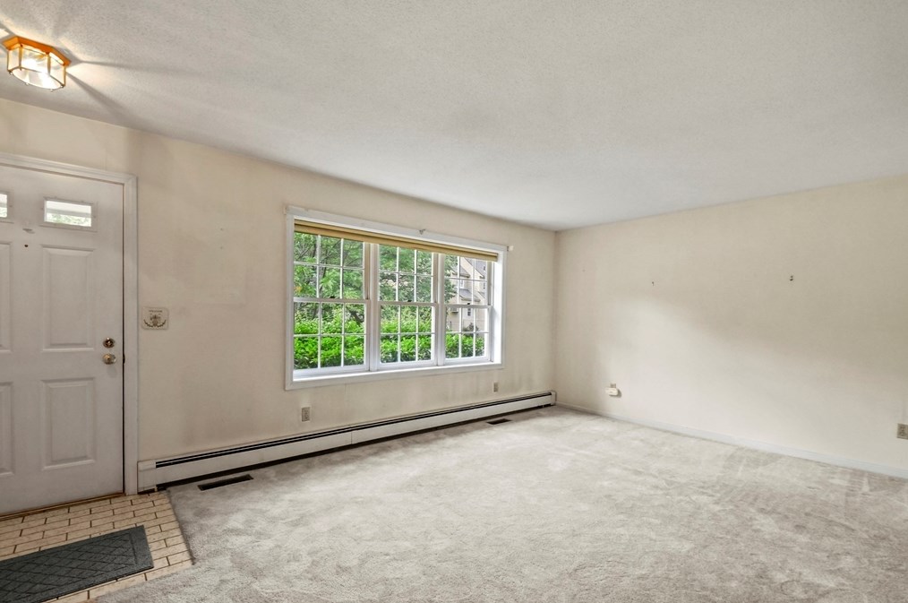 68 Waterford Dr, Worcester MA  01602-3510 exterior