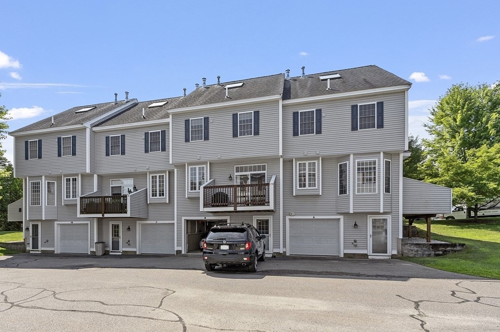 38 Tarbell St, Pepperell MA  01463-1756 exterior